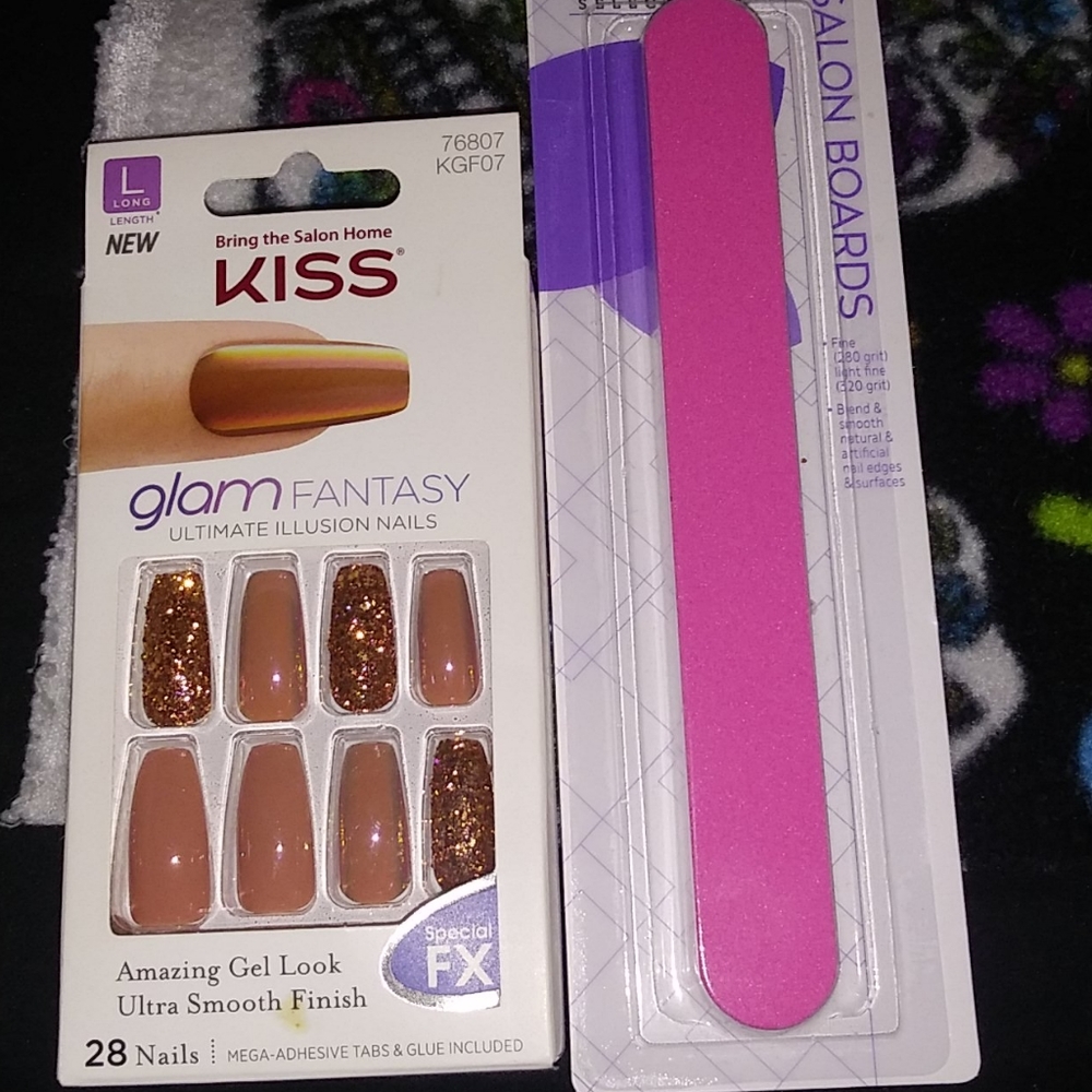 Kiss glam fantasy nails